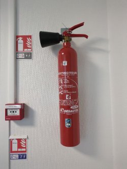 Stakeholders and service providers: who operates in the fire extinguisher market?
