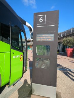 De quoi se compose un arrêt de bus accessible ?