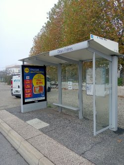 De dagelijkse onderhoud van de abribussen: wat niemand ziet