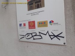 Hvem skal rengjøre et graffiti på et privat hus?