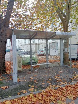 L'abribus i världen: några märkliga exempel