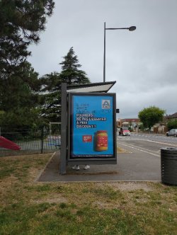 Vilka är de olika typerna av bussstationer?