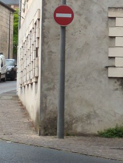 Qu'est-ce que la rétroréflexion d'un panneau ?